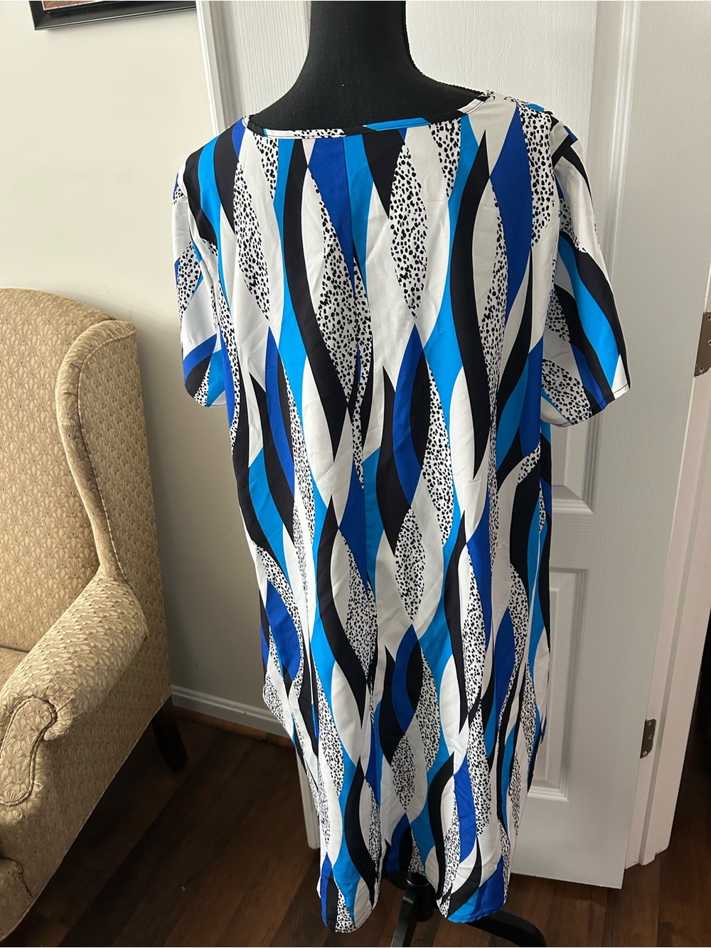 SHEIN Blue, Black & White Wave-Print Short-Sleeve Midi Dress